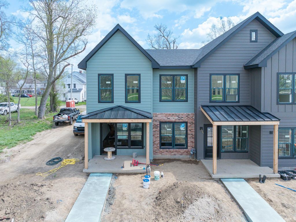 Photo of 718 N Walnut Street, Muncie, IN 47305 (MLS # 202613045)