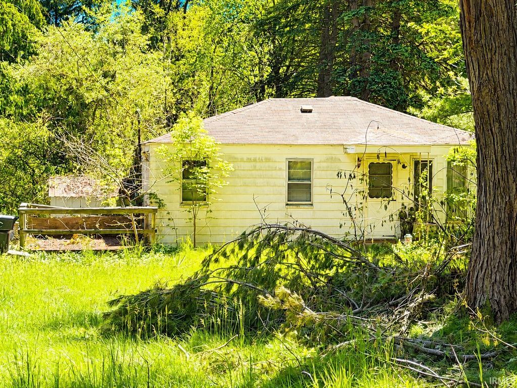 Photo of 52758 Lynnwood Avenue, South Bend, IN 46628 (MLS # 202618097)