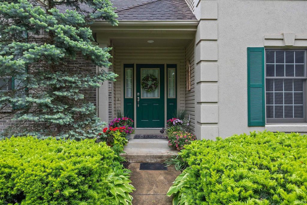Photo of 901 Rainbow Court, Lafayette, IN 47904 (MLS # 202617121)