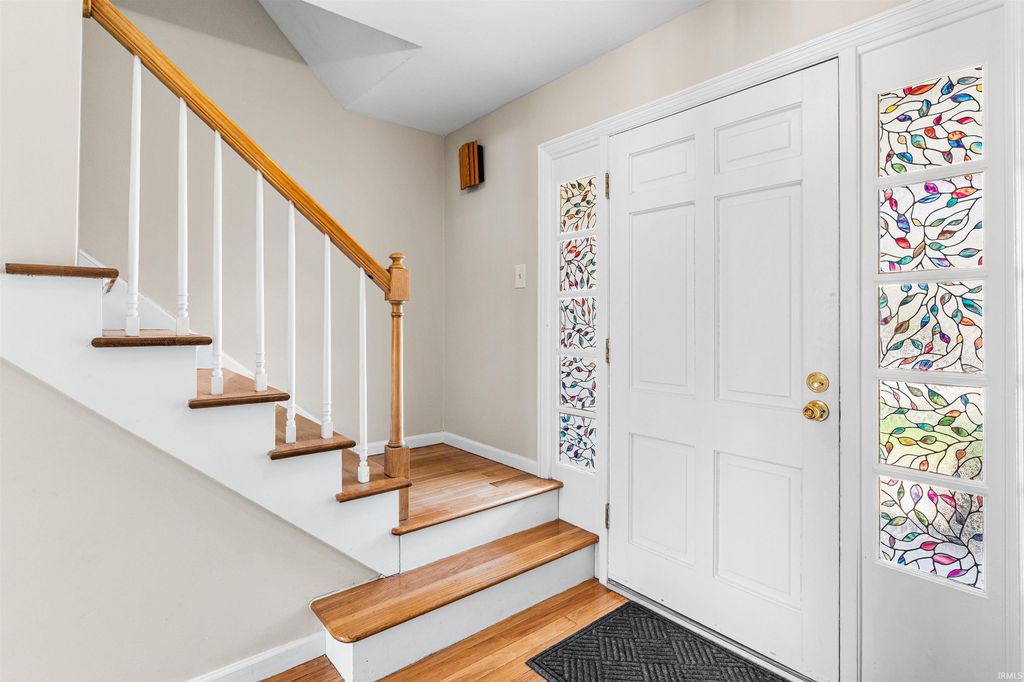 Photo of 129 Knox Drive, West Lafayette, IN 47906 (MLS # 202610078)