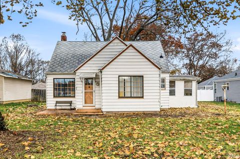 Photo of 3818 Vistula Road, Mishawaka, IN 46545 (MLS # 202547244)