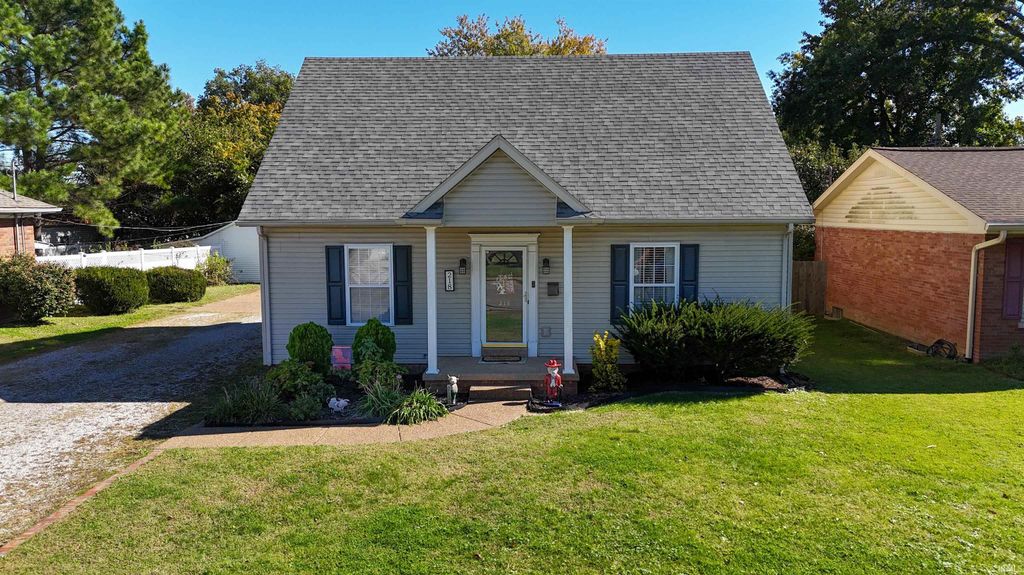 Photo of 218 S VILLA Drive, Evansville, IN 47714 (MLS # 202542695)