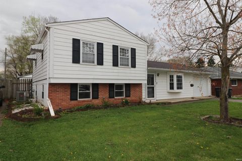 Photo of 2403 Pueblo Drive, Lafayette, IN 47909 (MLS # 202612502)