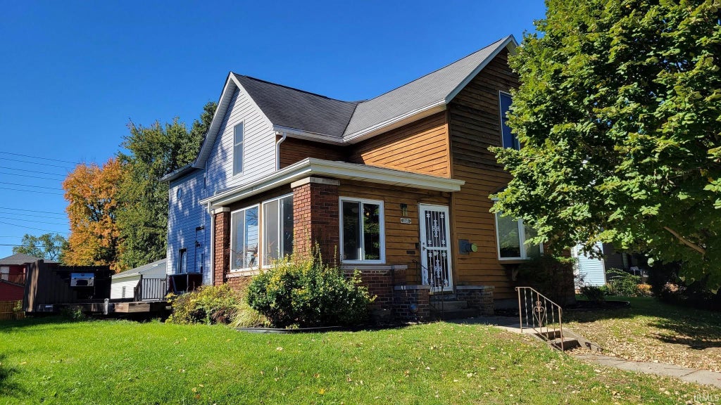 Photo of 1160 Poplar Street, Huntington, IN 46750 (MLS # 202643159)