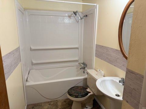 Tiny photo for 7434 N 425 Road, Alexandria, IN 46001 (MLS # 202641654)