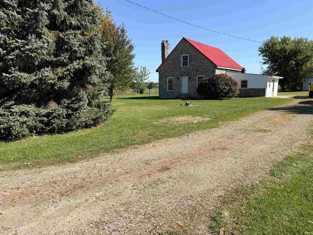 Photo of 7434 N 425 Road, Alexandria, IN 46001 (MLS # 202641654)
