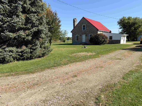 Photo of 7434 N 425 Road, Alexandria, IN 46001 (MLS # 202641654)