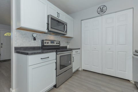 Tiny photo for 6513 Bayard Park Drive, Evansville, IN 47715 (MLS # 202644857)