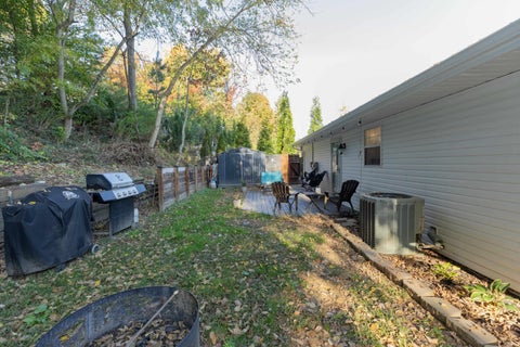 Tiny photo for 6513 Bayard Park Drive, Evansville, IN 47715 (MLS # 202644857)