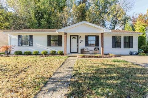 Photo of 6513 Bayard Park Drive, Evansville, IN 47715 (MLS # 202644857)