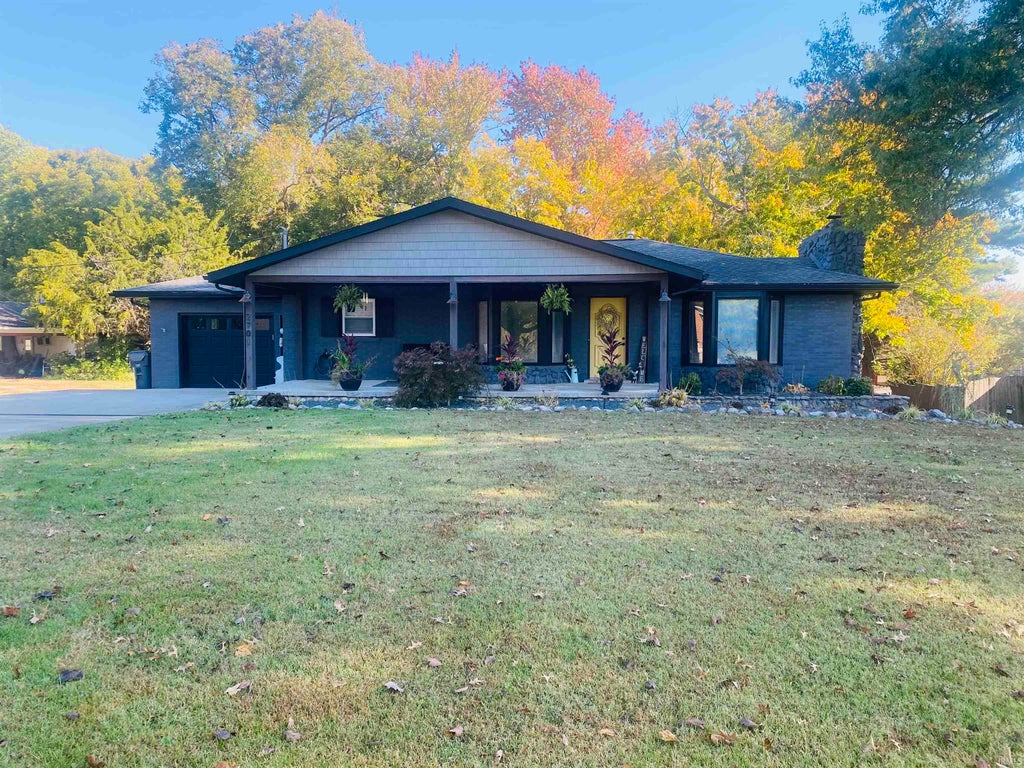 Photo of 2701 W. Mill Road Road, Evansville, IN 47720 (MLS # 202644579)