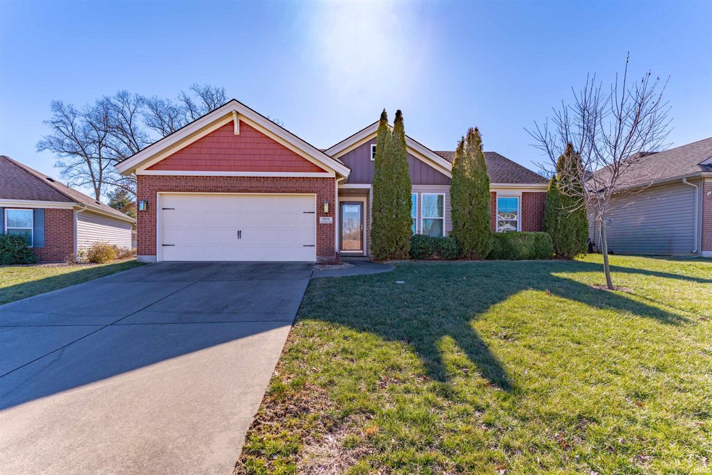 Photo of 909 Criterion Way, Evansville, IN 47711 (MLS # 202602515)