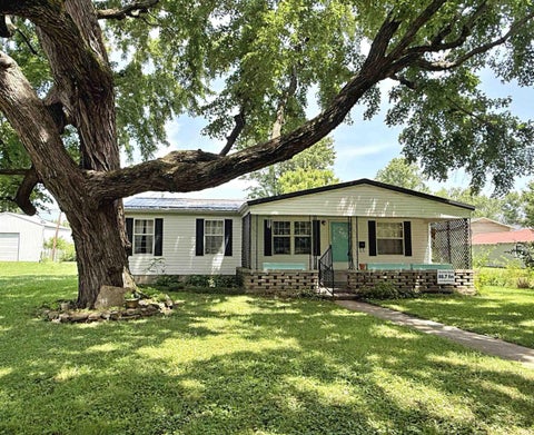 Tiny photo for 1506 North Street, Washington, IN 47501 (MLS # 202625912)