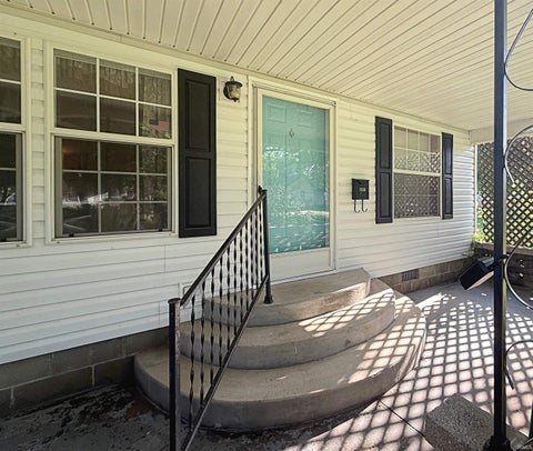 Tiny photo for 1506 North Street, Washington, IN 47501 (MLS # 202625912)