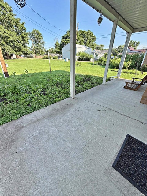 Tiny photo for 1506 North Street, Washington, IN 47501 (MLS # 202625912)