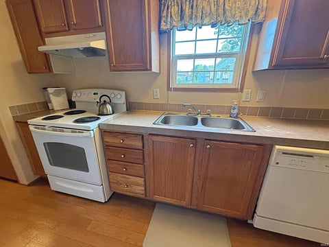 Tiny photo for 1506 North Street, Washington, IN 47501 (MLS # 202625912)