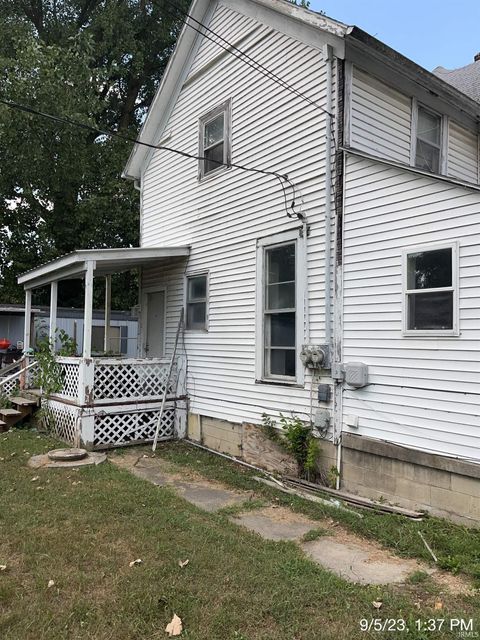 Photo of 59 W Riverside Drive #Upper, Peru, IN 46970 (MLS # 202521607)