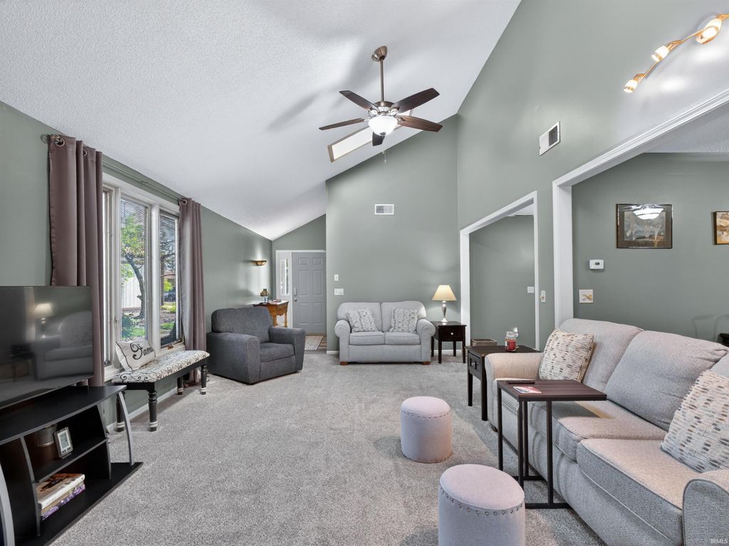 Photo of 4427 W Shenandoah Cir, Fort Wayne, IN 46835 (MLS # 202614770)