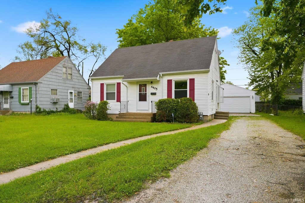 Photo of 4405 Plaza Drive, Fort Wayne, IN 46806 (MLS # 202616522)