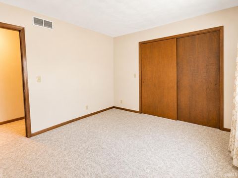 Tiny photo for 10 Green Hills Court, Greentown, IN 46936 (MLS # 202625576)
