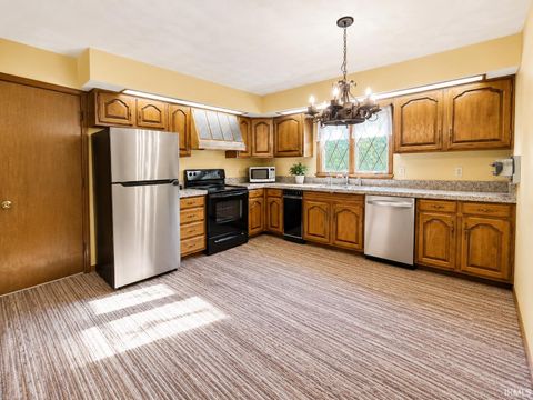 Tiny photo for 10 Green Hills Court, Greentown, IN 46936 (MLS # 202625576)