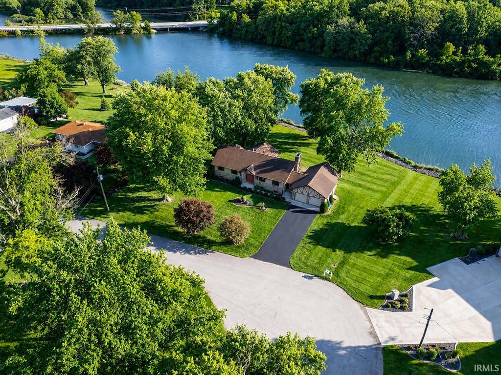Photo of 10 Green Hills Court, Greentown, IN 46936 (MLS # 202625576)