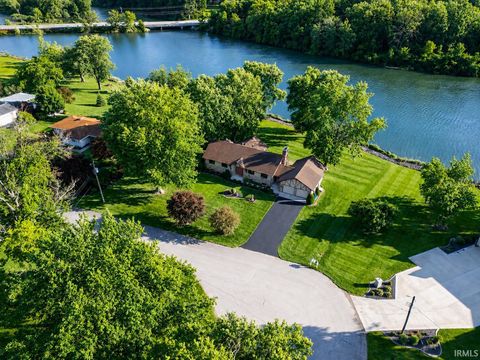 Photo of 10 Green Hills Court, Greentown, IN 46936 (MLS # 202625576)