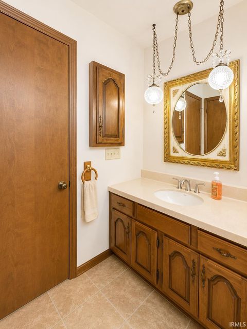 Tiny photo for 10 Green Hills Court, Greentown, IN 46936 (MLS # 202625576)