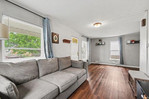 Tiny photo for 115 E 11th Street, Mishawaka, IN 46544 (MLS # 202617555)