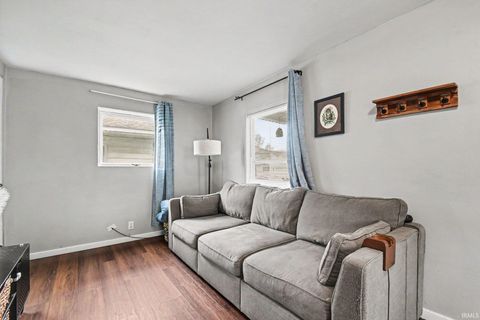 Tiny photo for 115 E 11th Street, Mishawaka, IN 46544 (MLS # 202617555)