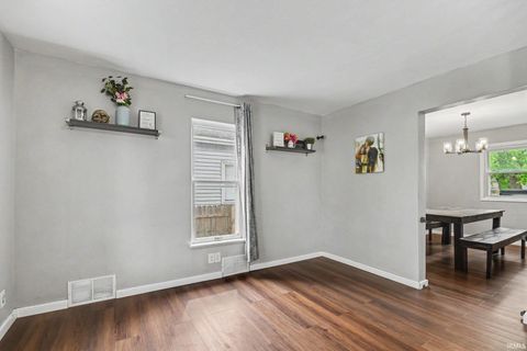 Tiny photo for 115 E 11th Street, Mishawaka, IN 46544 (MLS # 202617555)