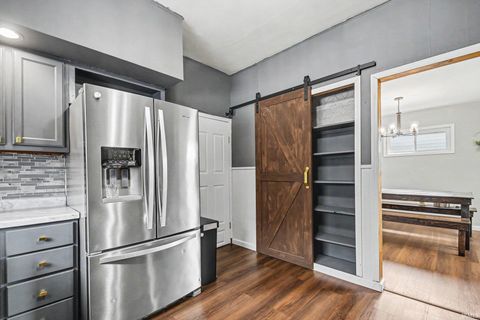 Tiny photo for 115 E 11th Street, Mishawaka, IN 46544 (MLS # 202617555)