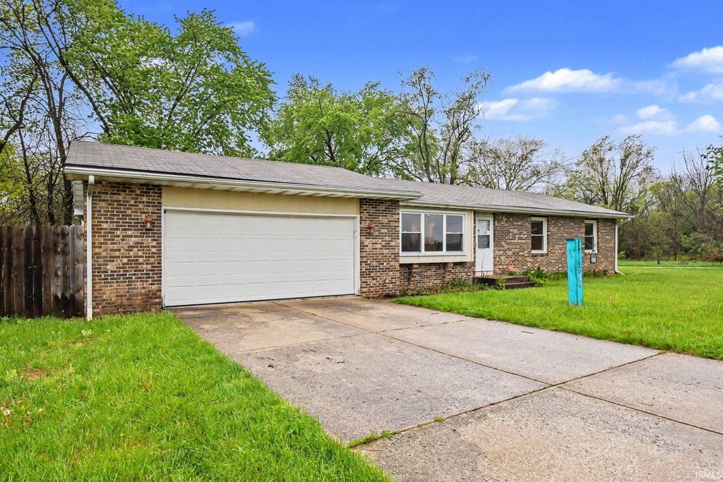 Photo of 58587 Concordia Court, Elkhart, IN 46517 (MLS # 202616231)