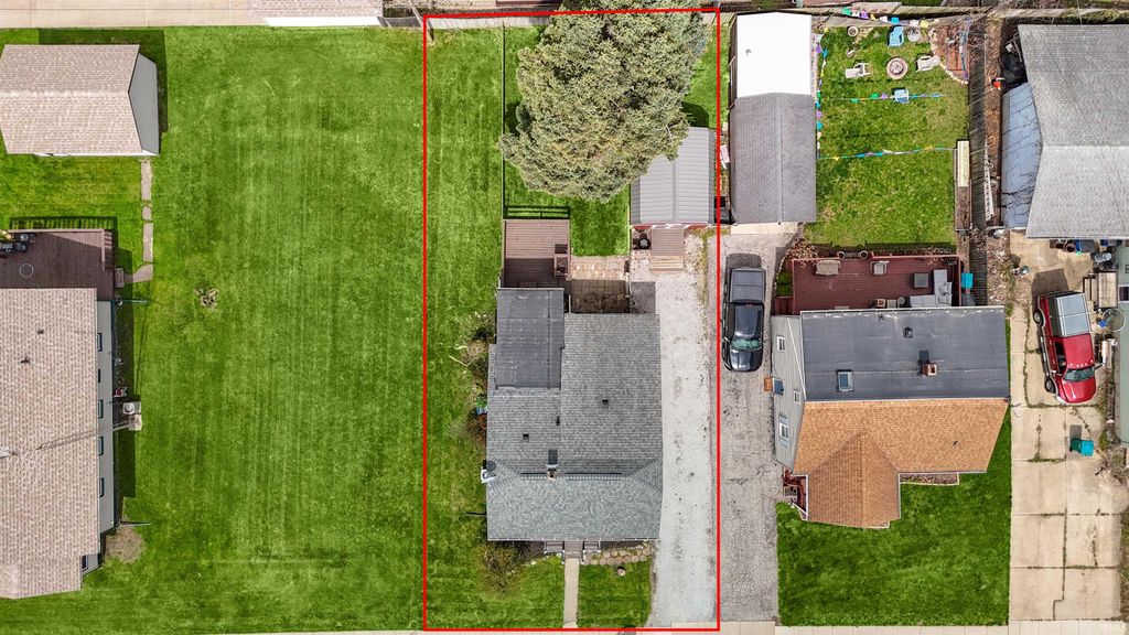 Photo of 805 E Jefferson Avenue, LaPorte, IN 46350 (MLS # 202613710)