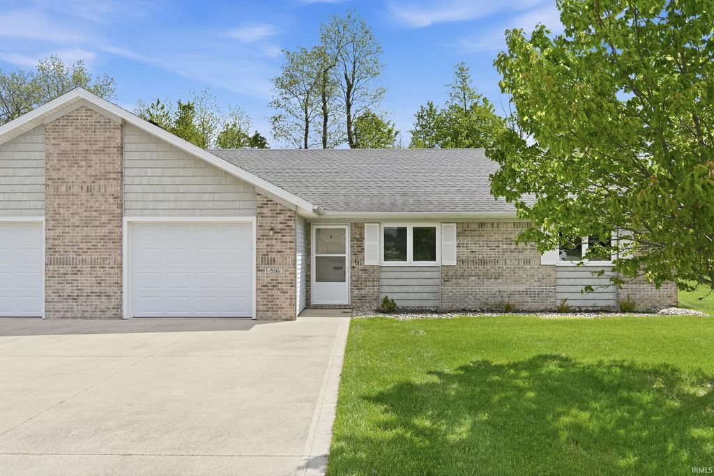 Photo of 816 Katarina Court, Kendallville, IN 46755 (MLS # 202616891)
