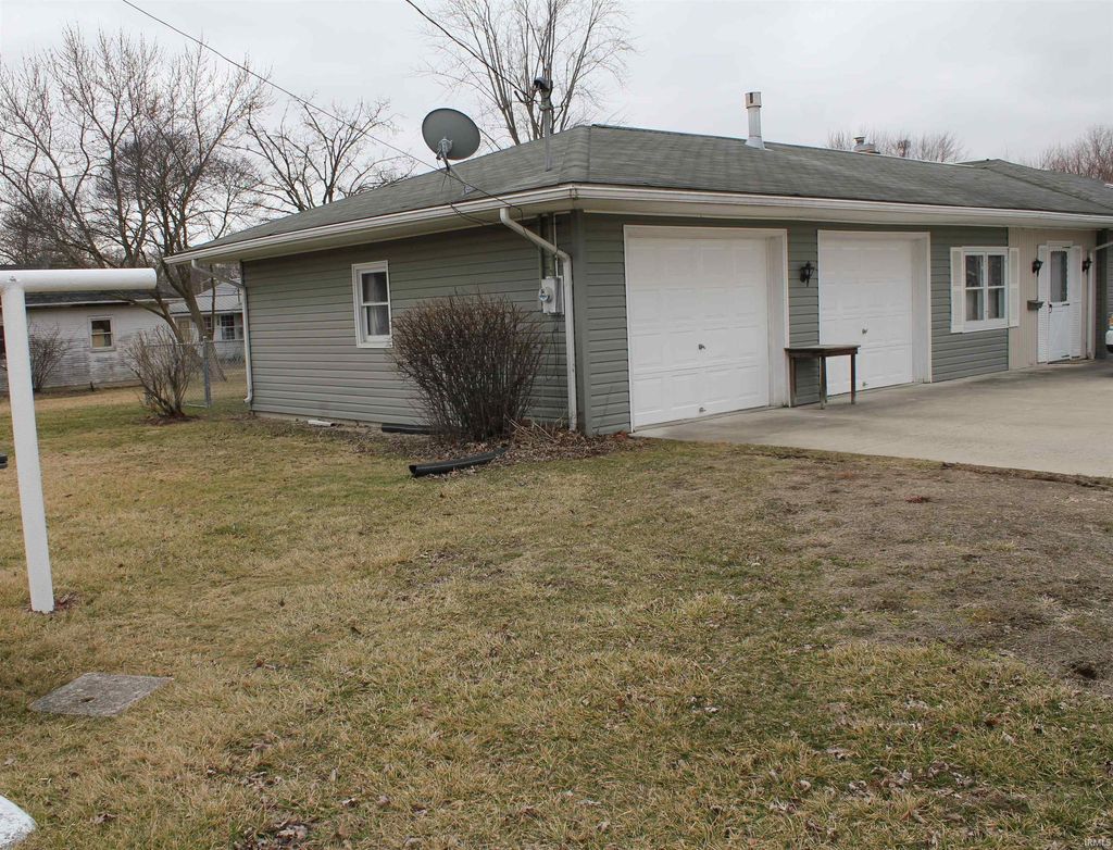 Photo of 1107 S Bridge Street, Portland, IN 47371 (MLS # 202606959)