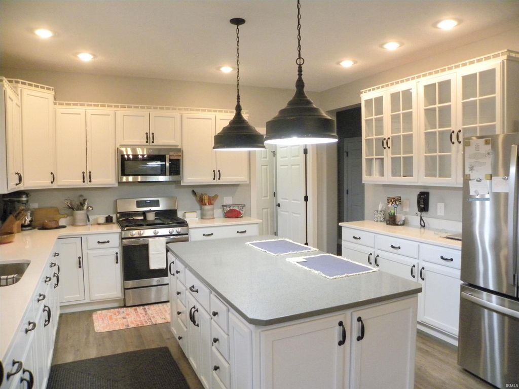 Photo of 3401 Mitten Road, Bowling Green, IN 47833 (MLS # 202607293)