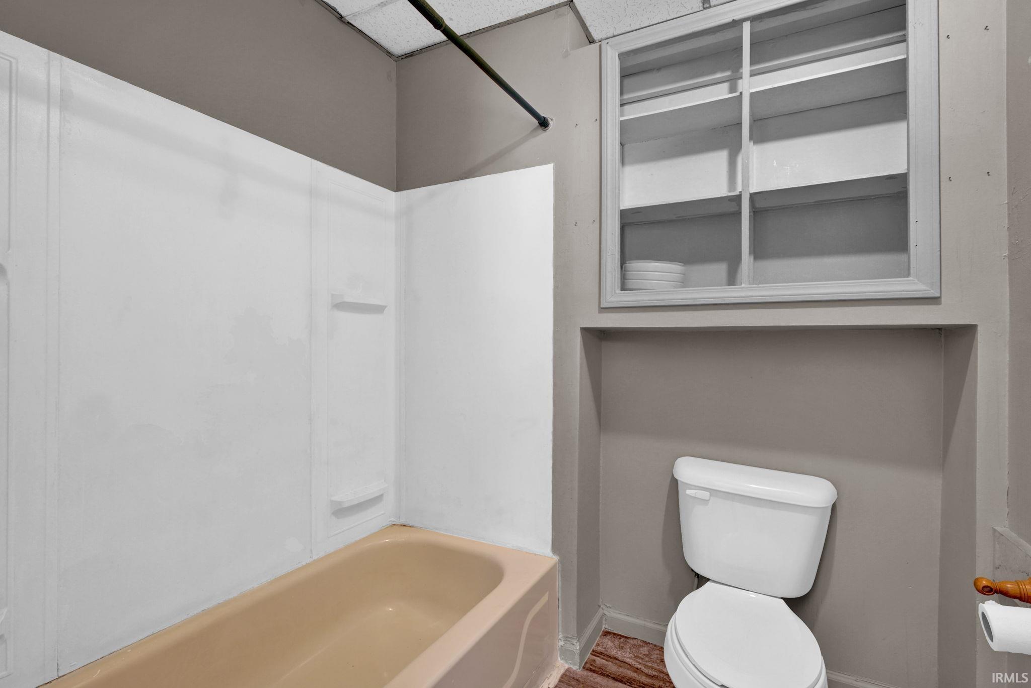 Evansville, Indiana 47711, United States, 3 Bedrooms Bedrooms, ,3 BathroomsBathrooms,Residential,Active,231714