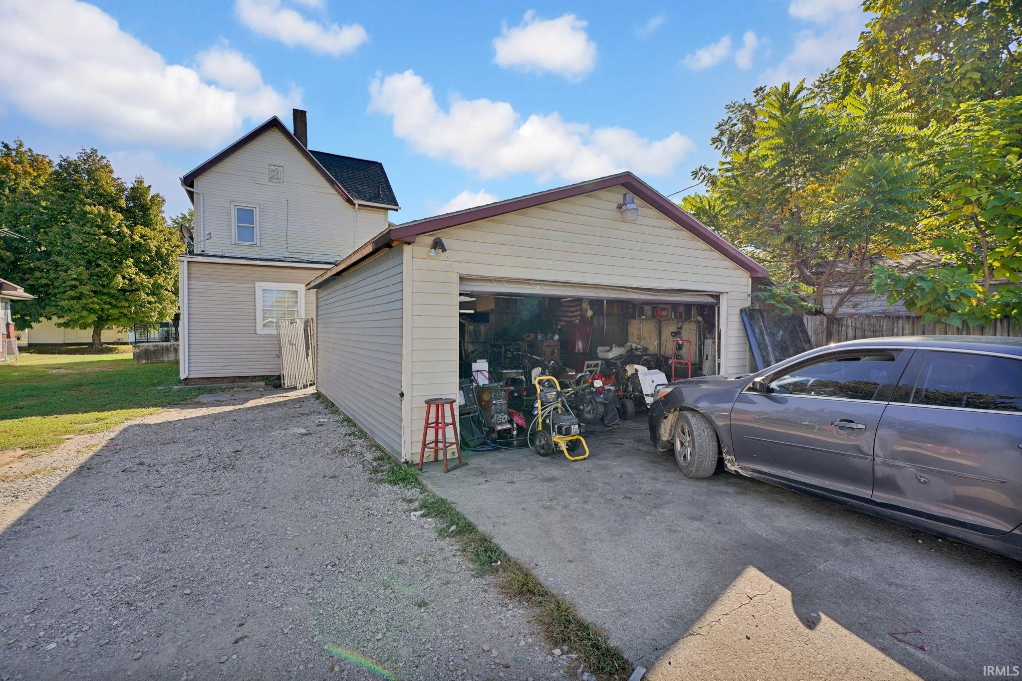 Evansville, Indiana 47711, United States, 3 Bedrooms Bedrooms, ,3 BathroomsBathrooms,Residential,Active,231714