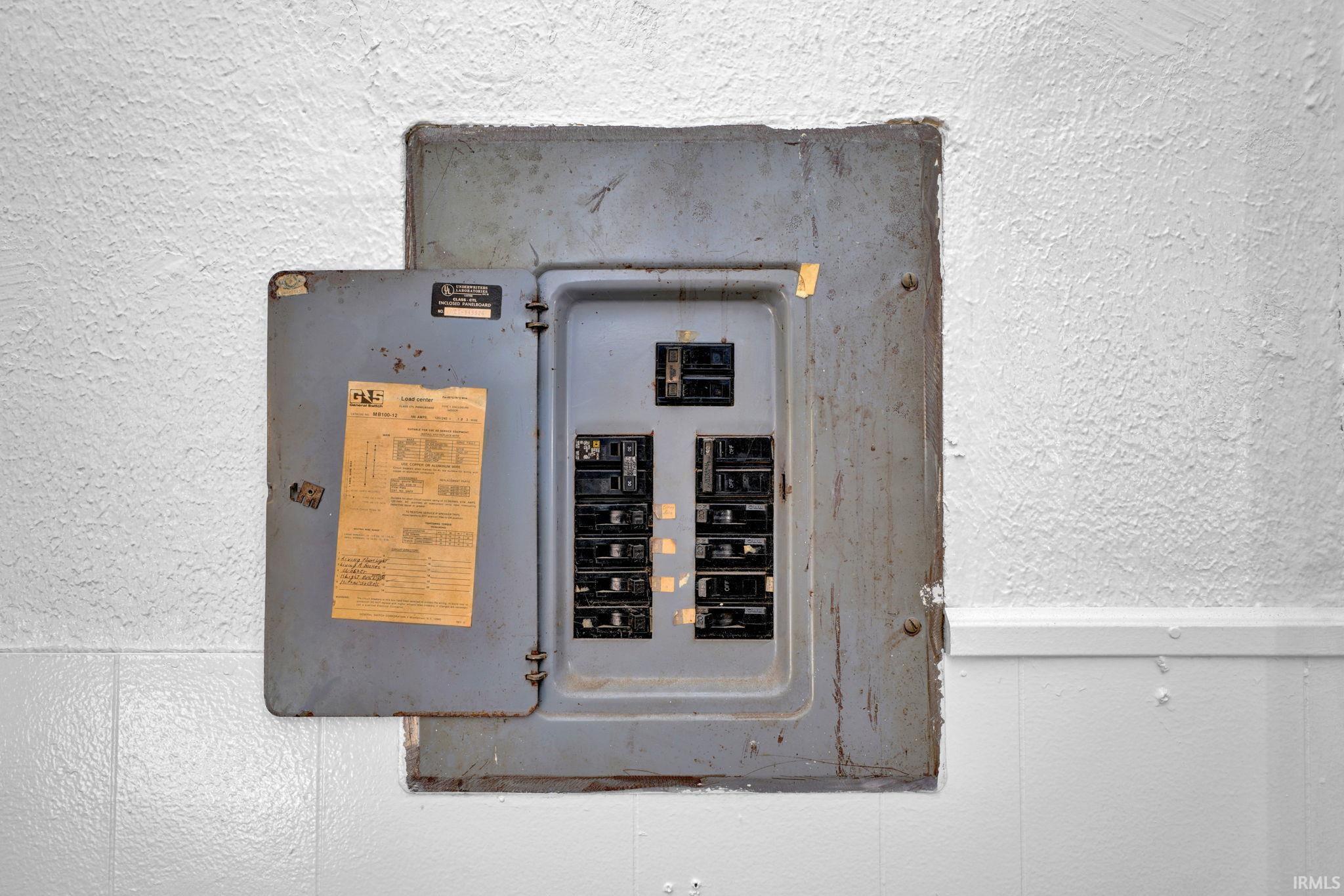 Evansville, Indiana 47711, United States, 3 Bedrooms Bedrooms, ,3 BathroomsBathrooms,Residential,Active,231714