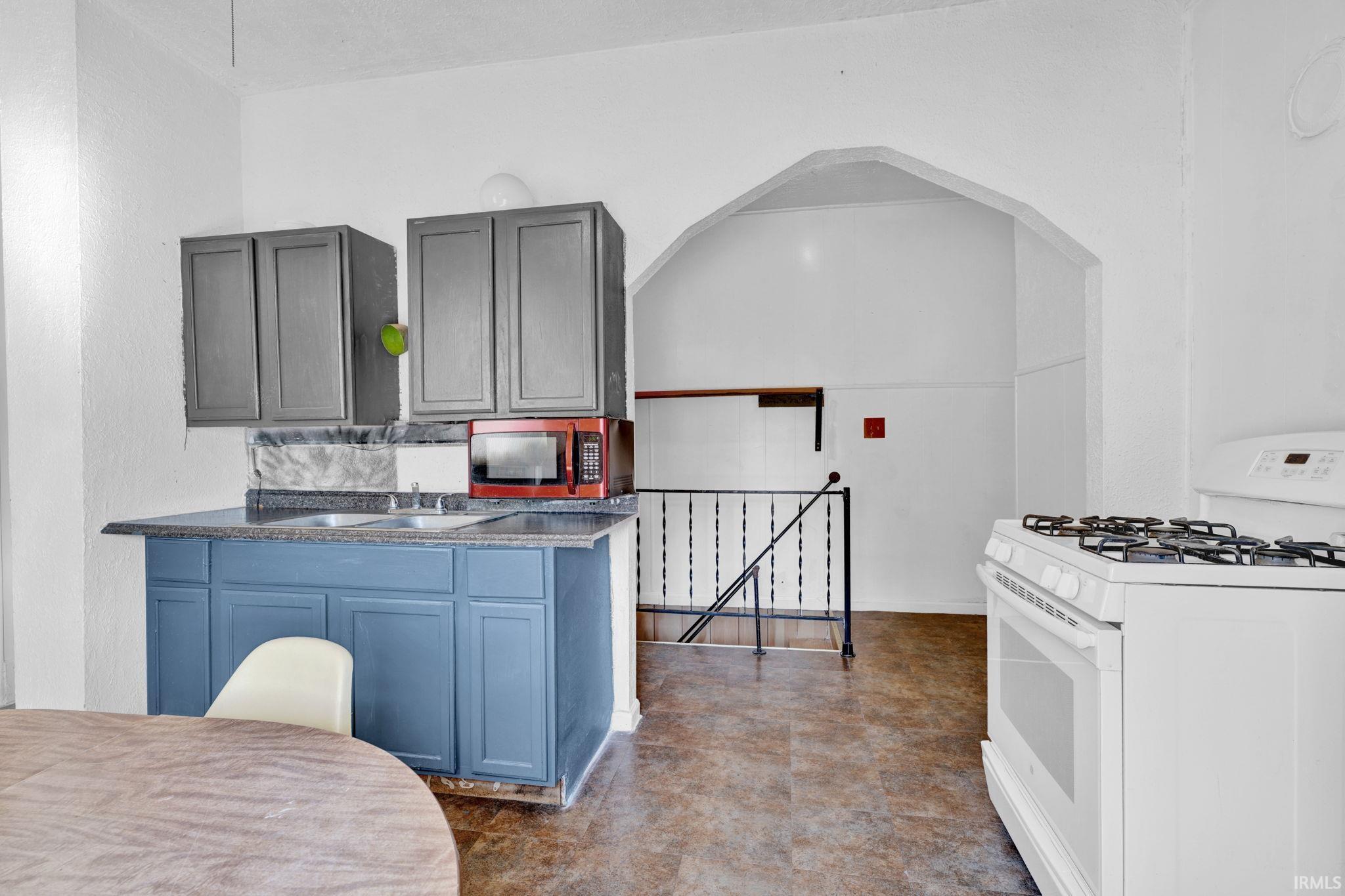 Evansville, Indiana 47711, United States, 3 Bedrooms Bedrooms, ,3 BathroomsBathrooms,Residential,Active,231714