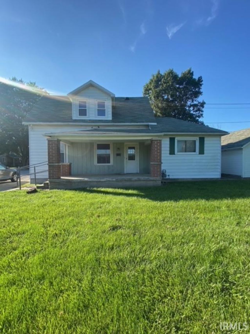 Photo for 117 S Wayne Street, Peru, IN 46970 (MLS # 202429165)