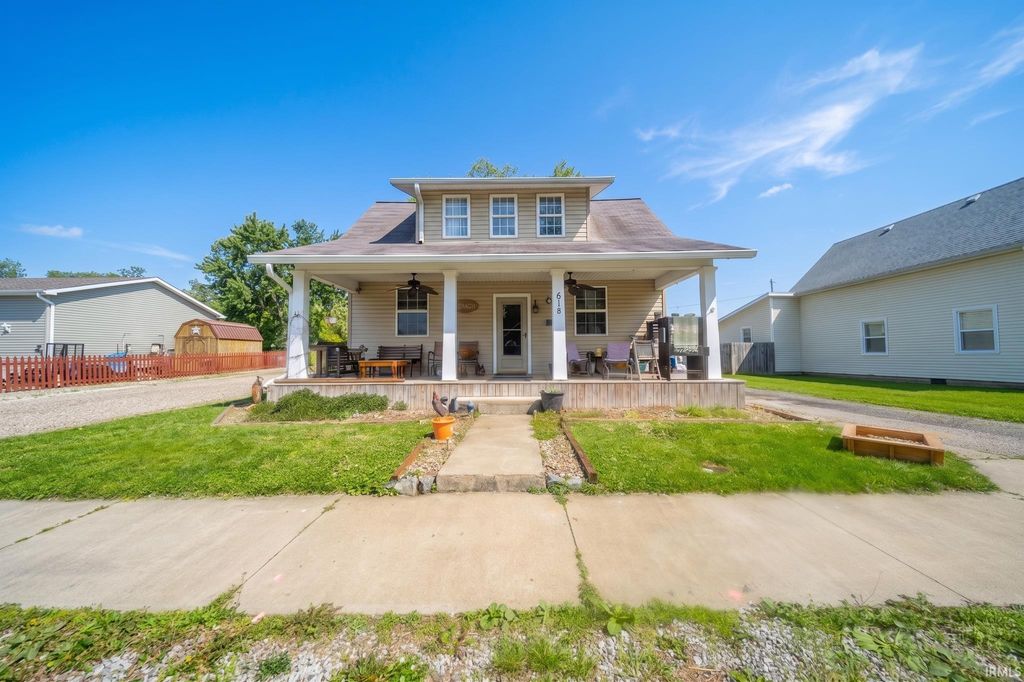 Photo of 618 S 17Th Street, Elwood, IN 46036 (MLS # 202617589)