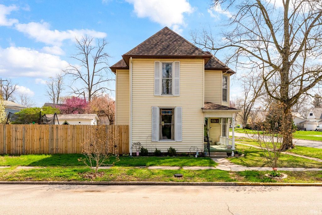 Photo of 401 N Walnut Street, North Manchester, IN 46962 (MLS # 202612459)