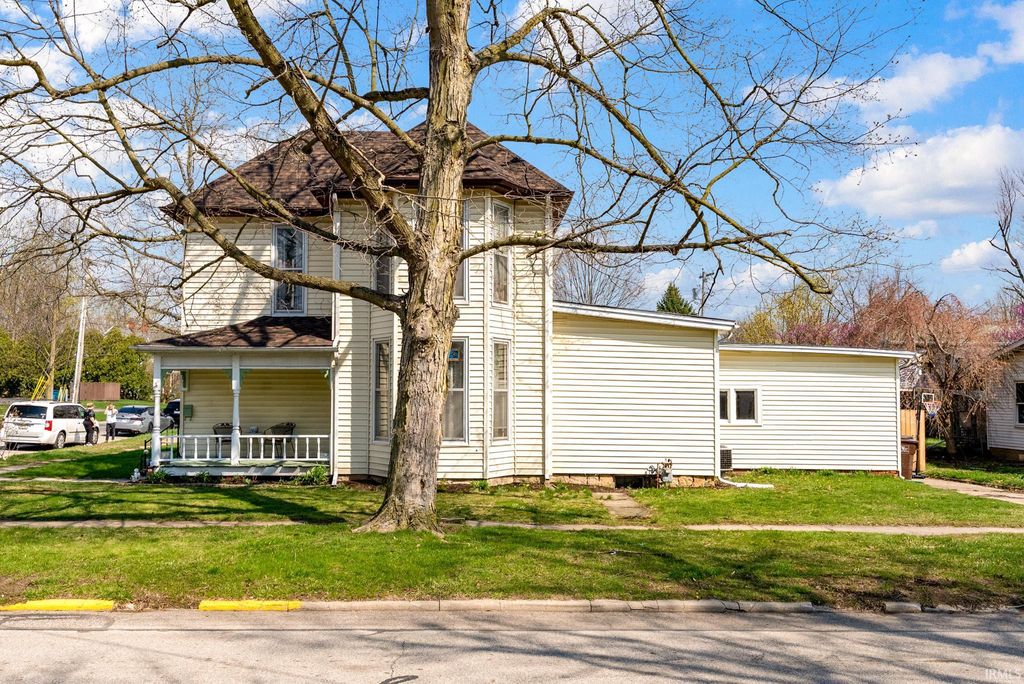 Photo of 401 N Walnut Street, North Manchester, IN 46962 (MLS # 202612459)