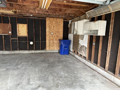 Tiny photo for 1000 Brentwood Drive, Kokomo, IN 46901 (MLS # 202538426)