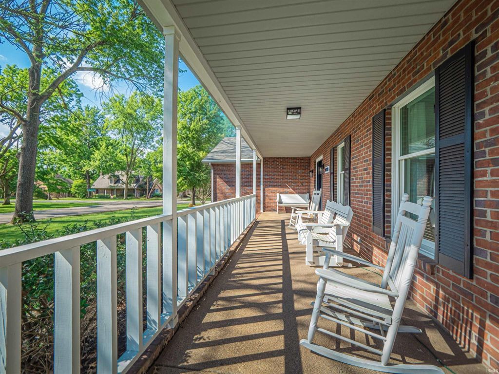 Photo of 10200 Byron Court, Newburgh, IN 47630 (MLS # 202606550)