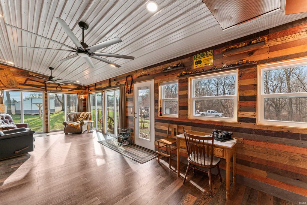 Photo of 1733 N County Road 0 EW, Frankfort, IN 46041 (MLS # 202549655)