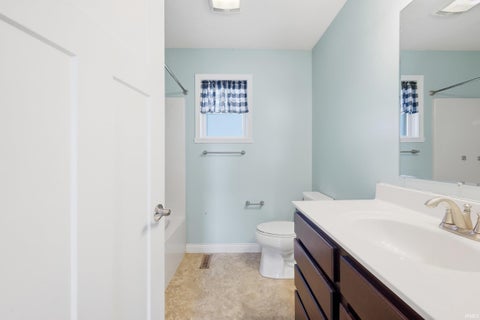 Tiny photo for 1560 Fox Run Court, Spencer, IN 47460 (MLS # 202638851)