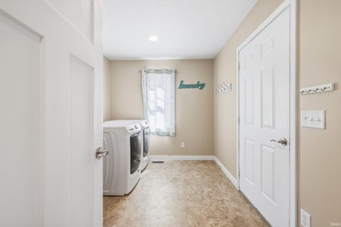 Tiny photo for 1560 Fox Run Court, Spencer, IN 47460 (MLS # 202638851)